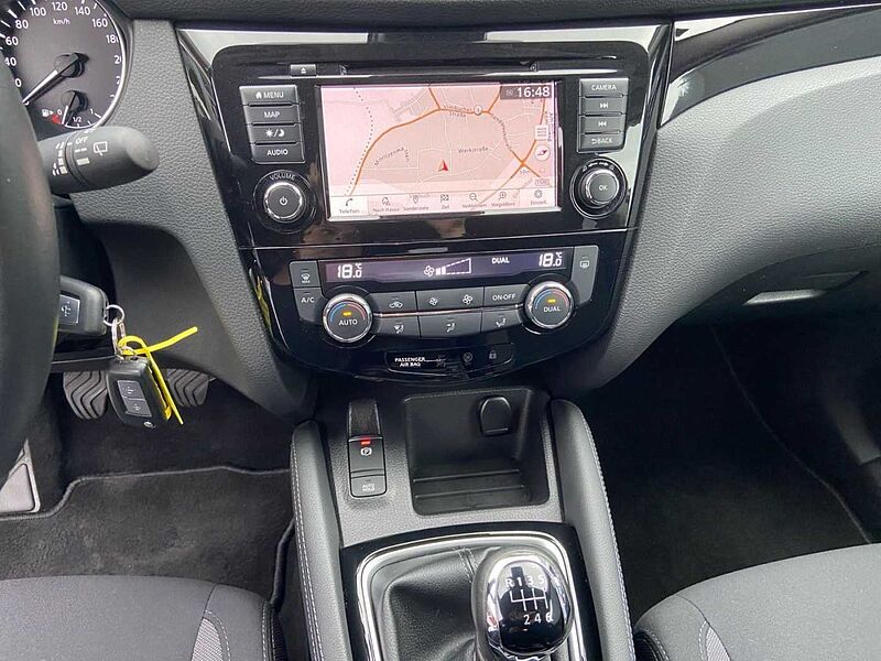 Nissan Qashqai 1.3 DIG-T Shiro CAM Navi Klima AHK Starr