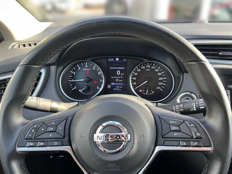 Nissan Qashqai 1.3 DIG-T Akari PDC Navi 360° SHZ PANO