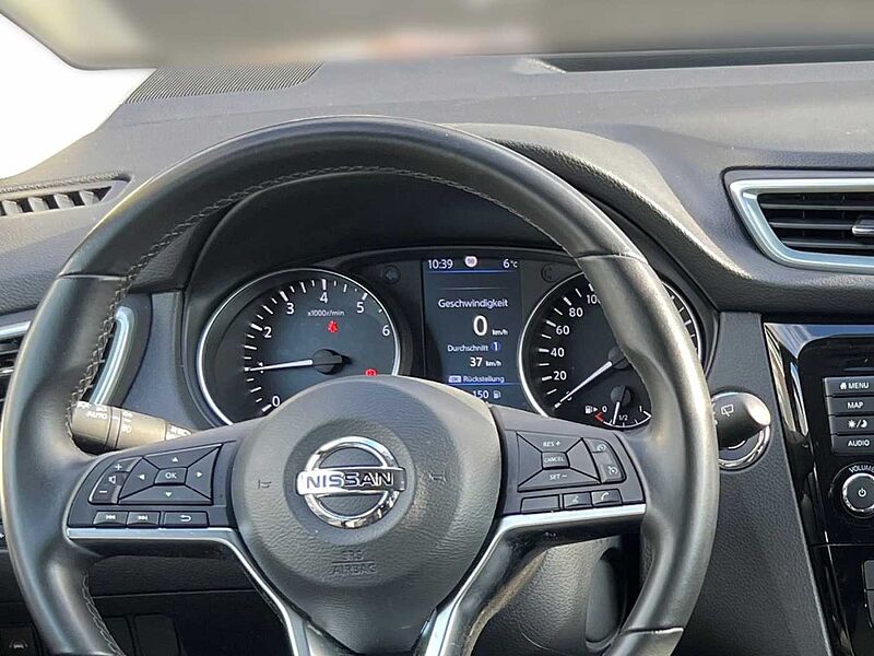 Nissan Qashqai 1.3 DIG-T Akari PDC Navi 360° SHZ PANO