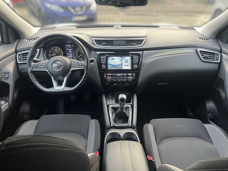 Nissan Qashqai 1.3 DIG-T N-Connecta LED AHK Pano 360°