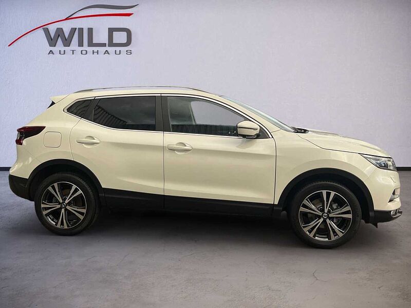 Nissan Qashqai 1.3 DIG-T N-Connecta LED AHK Pano 360°